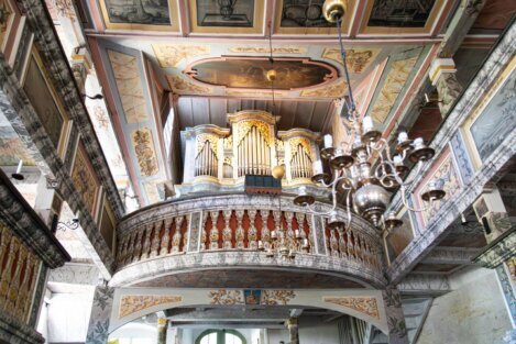 Oybiner Kirche Blick zur Orgel